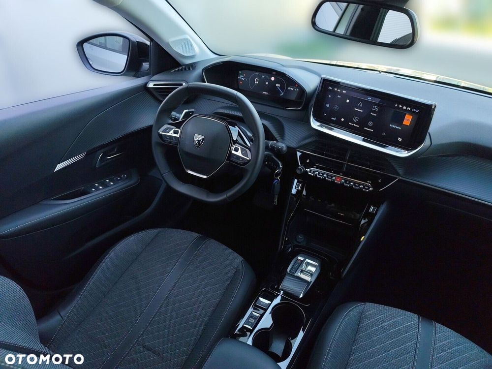 Peugeot 208 - 13