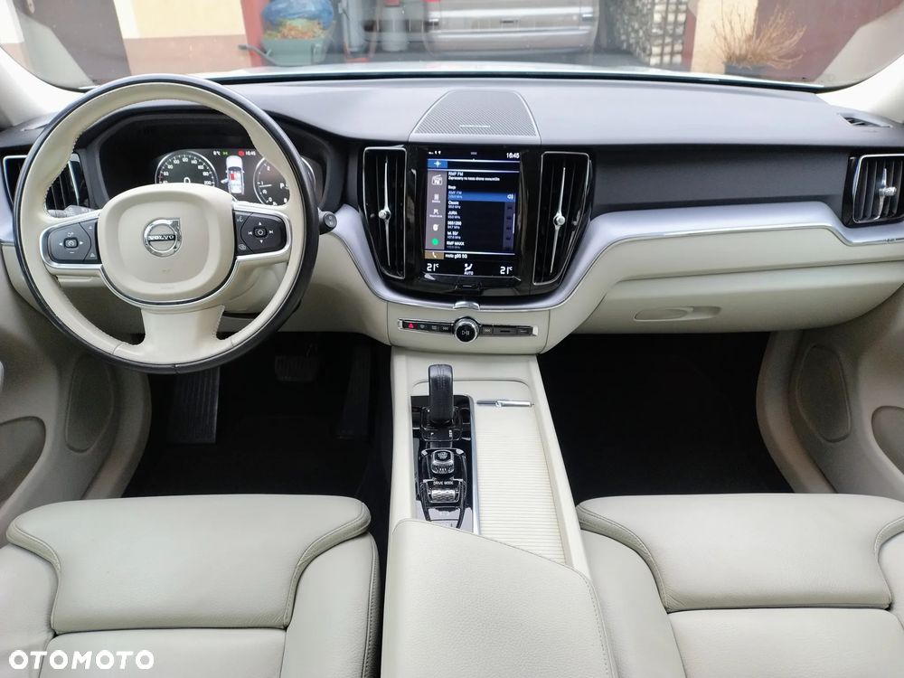 Volvo XC 60 B4 D AWD Ultimate Bright - 26