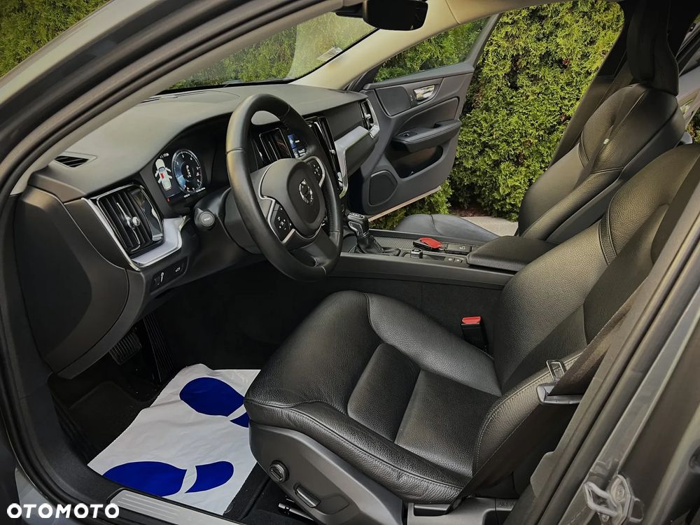 Volvo V60 D3 Momentum - 32