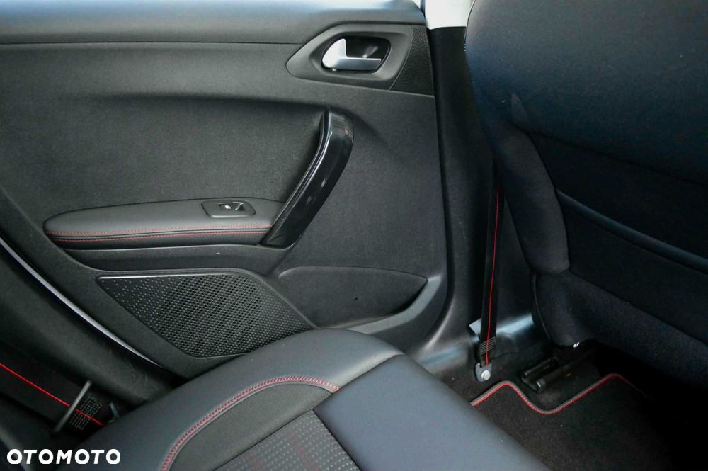 Peugeot 2008 - 7