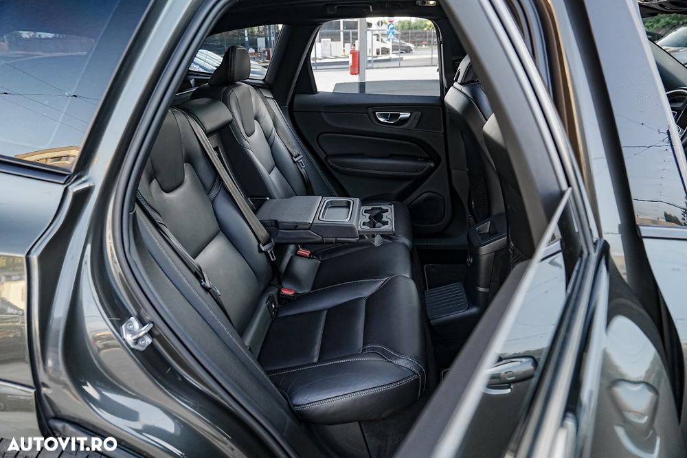 Volvo XC 60 T6 AWD Recharge Geartronic RDesign - 11