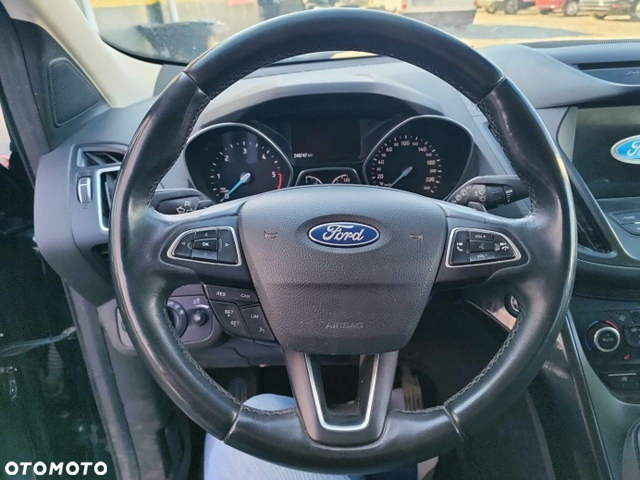 Ford Kuga - 17