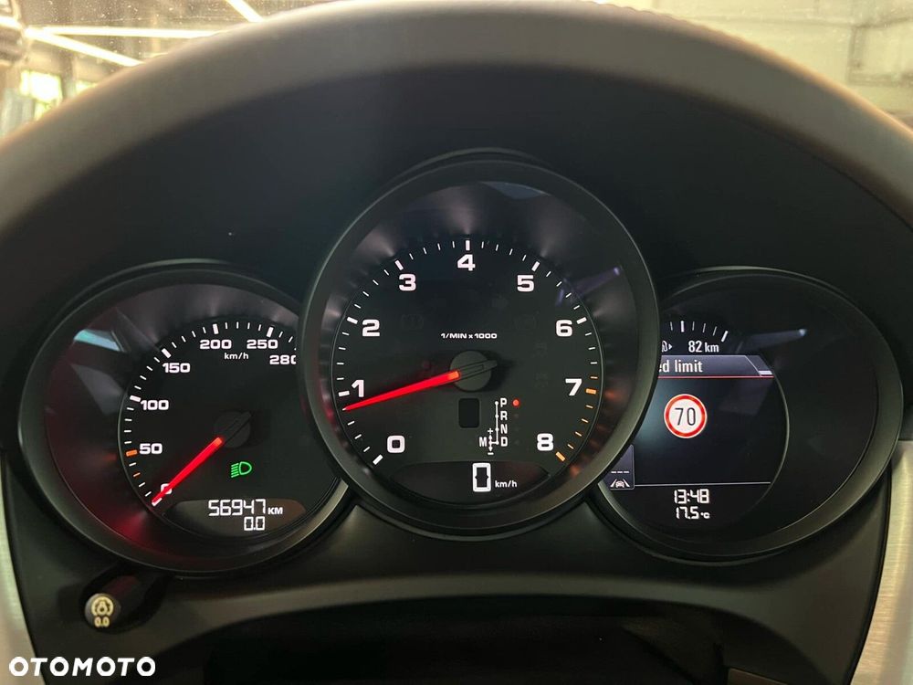 Porsche Macan Standard - 18