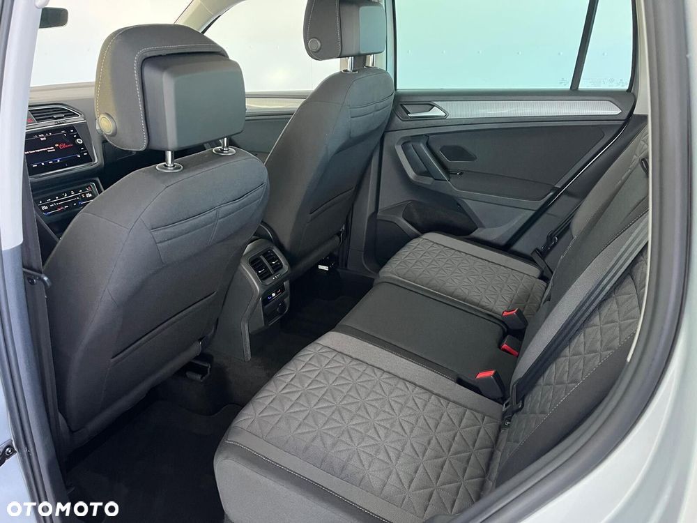 Volkswagen Tiguan - 31