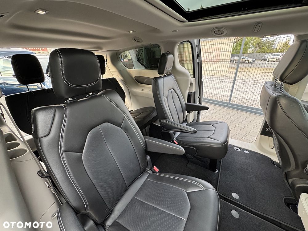 Chrysler Pacifica - 13