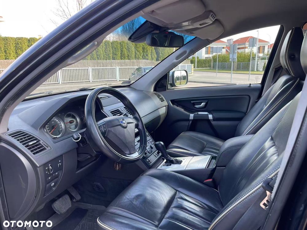 Volvo XC 90 D5 AWD Momentum - 8