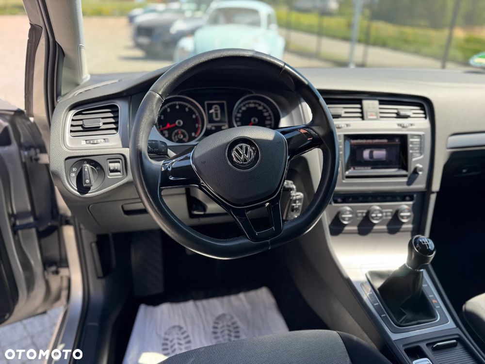 Volkswagen Golf - 12