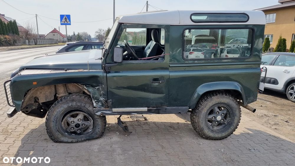 Land Rover Defender - 10