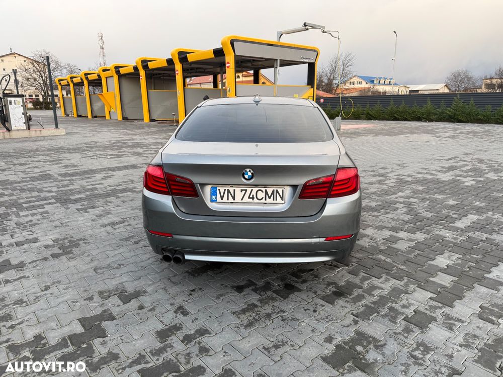BMW Seria 5 525d Touring - 4