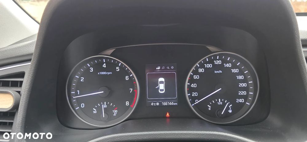 Hyundai Elantra - 11