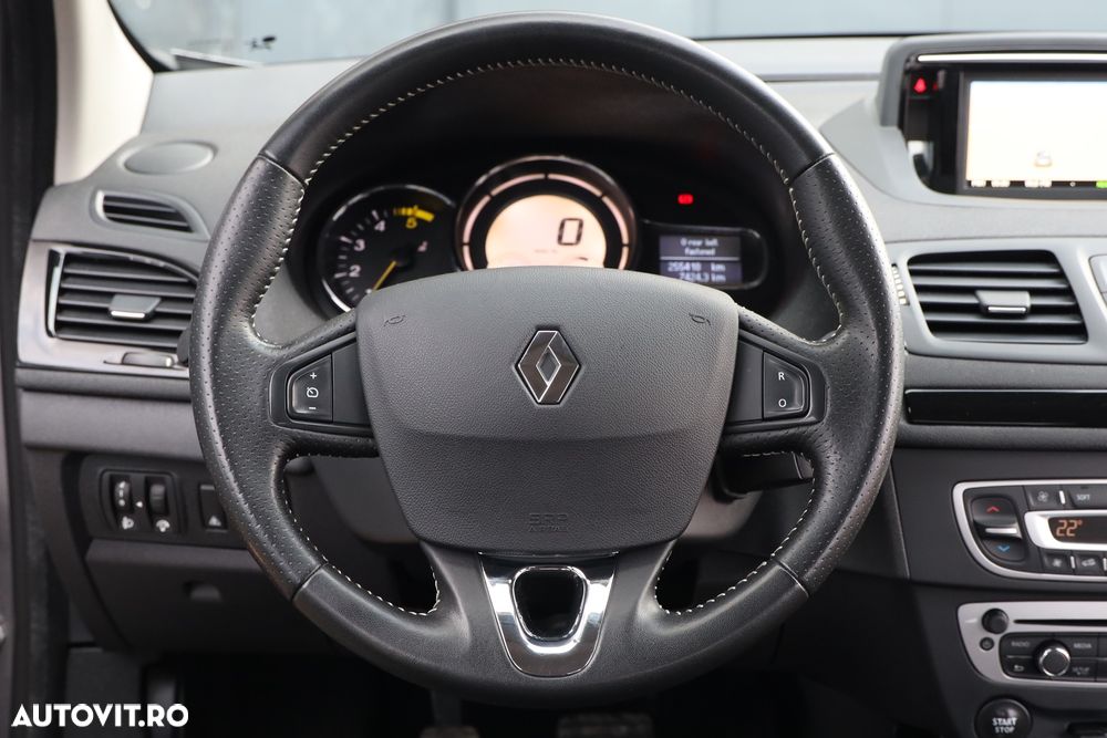 Renault Megane ENERGY dCi 110 Start & Stop Bose Edition - 29