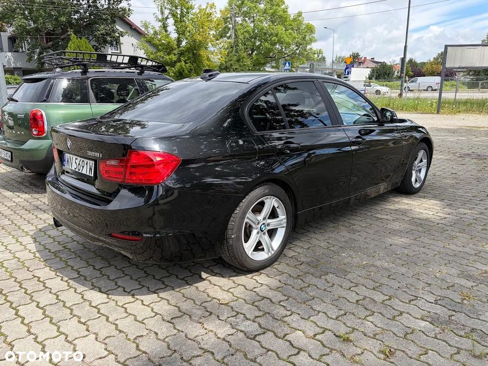 BMW Seria 3 328i xDrive - 13
