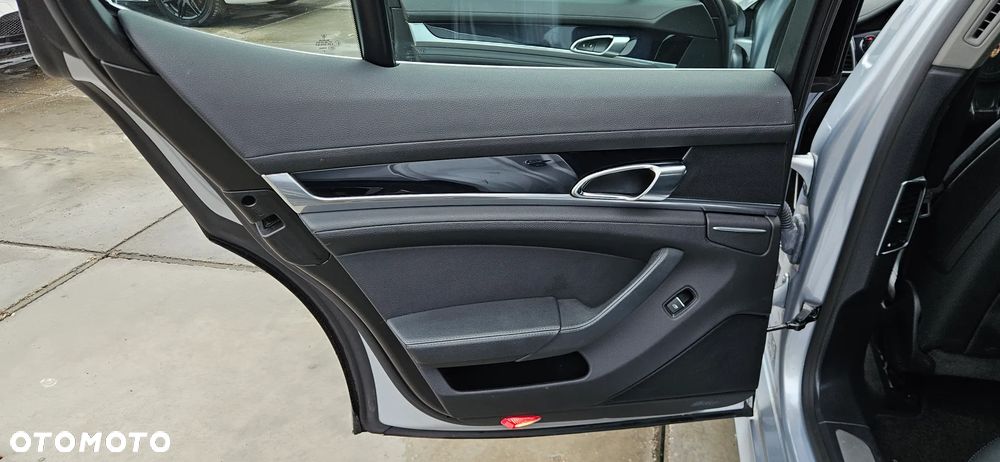 Porsche Panamera - 37