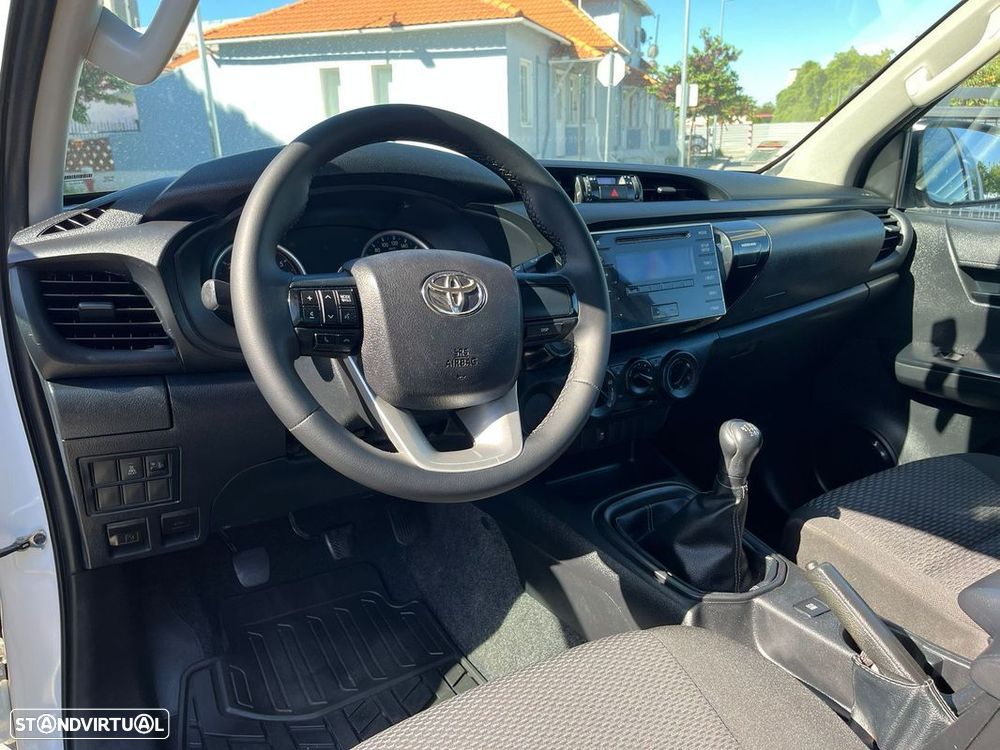 Toyota Hilux 2.4 D-4D 2WD CE - 20