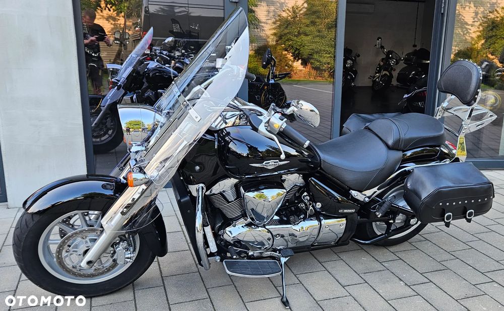 Suzuki Intruder - 3