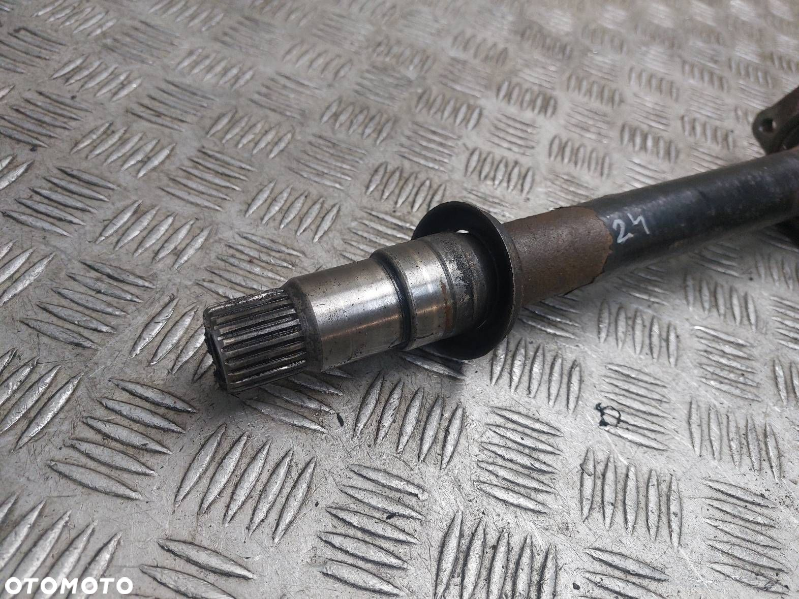 PÓŁOŚ LEWY PRZÓD + PRAWY PRZÓD 5B TOYOTA COROLLA E12 2.0 D4D - 4