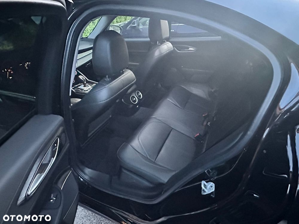 Alfa Romeo Giulia 2.0 Turbo 16V AT8-Q4 Sprint - 15