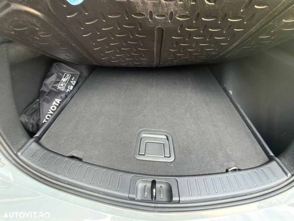 Toyota Corolla 1.8 Business Edition - 17