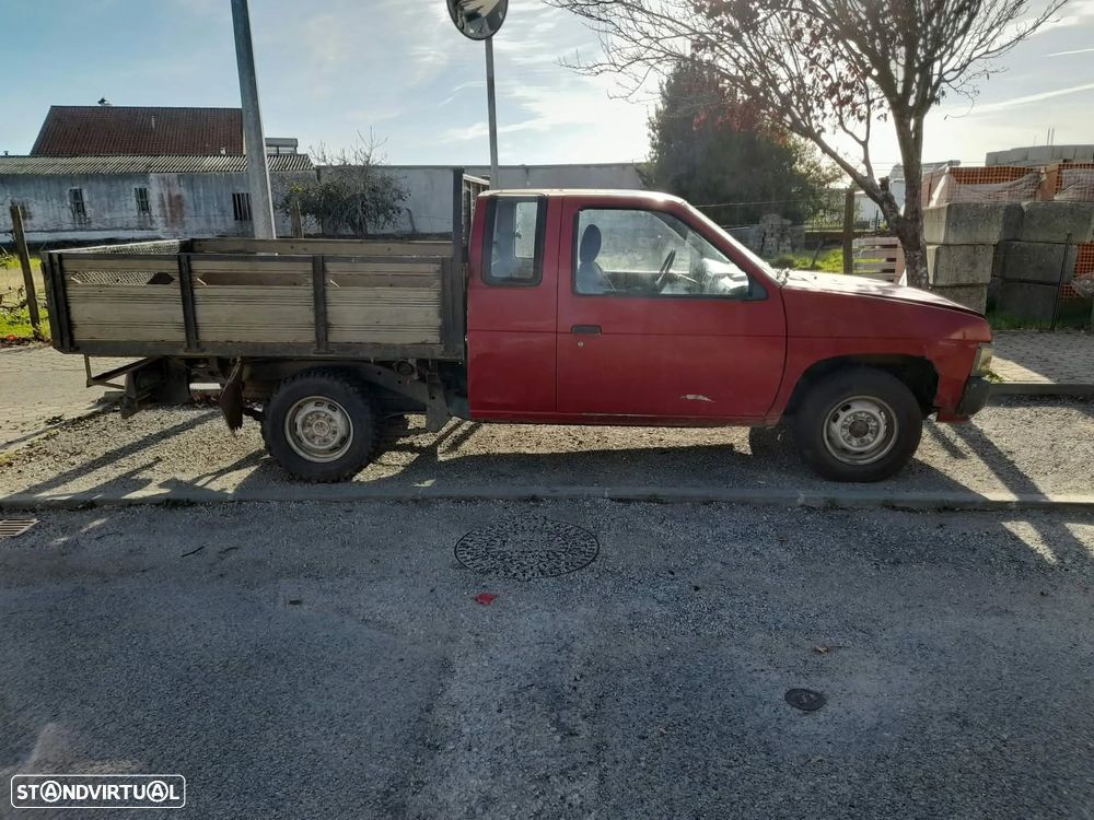 Nissan Pick Up - 1