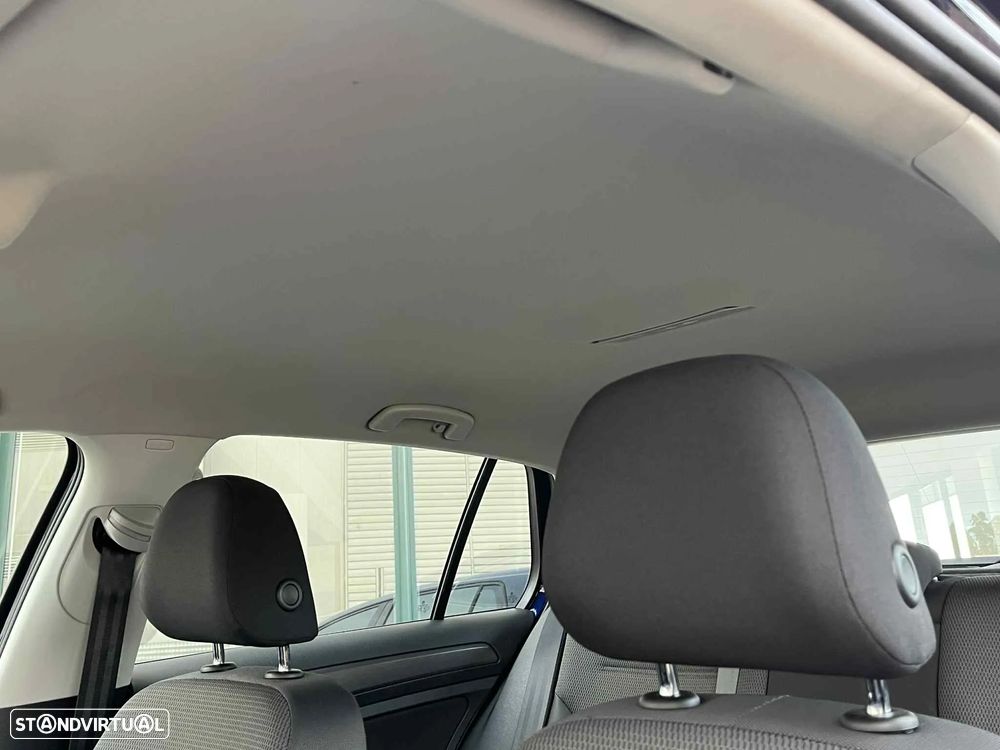 VW Golf 1.6 TDI Confortline - 12