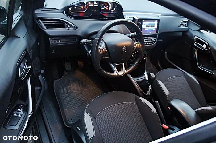Peugeot 208 1.2 PureTech Allure - 4