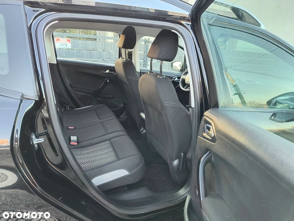 Peugeot 2008 - 10