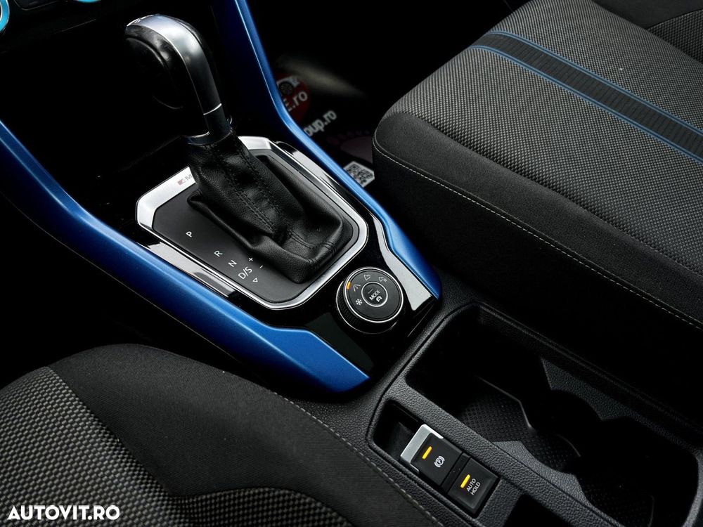 Volkswagen T-Roc - 13