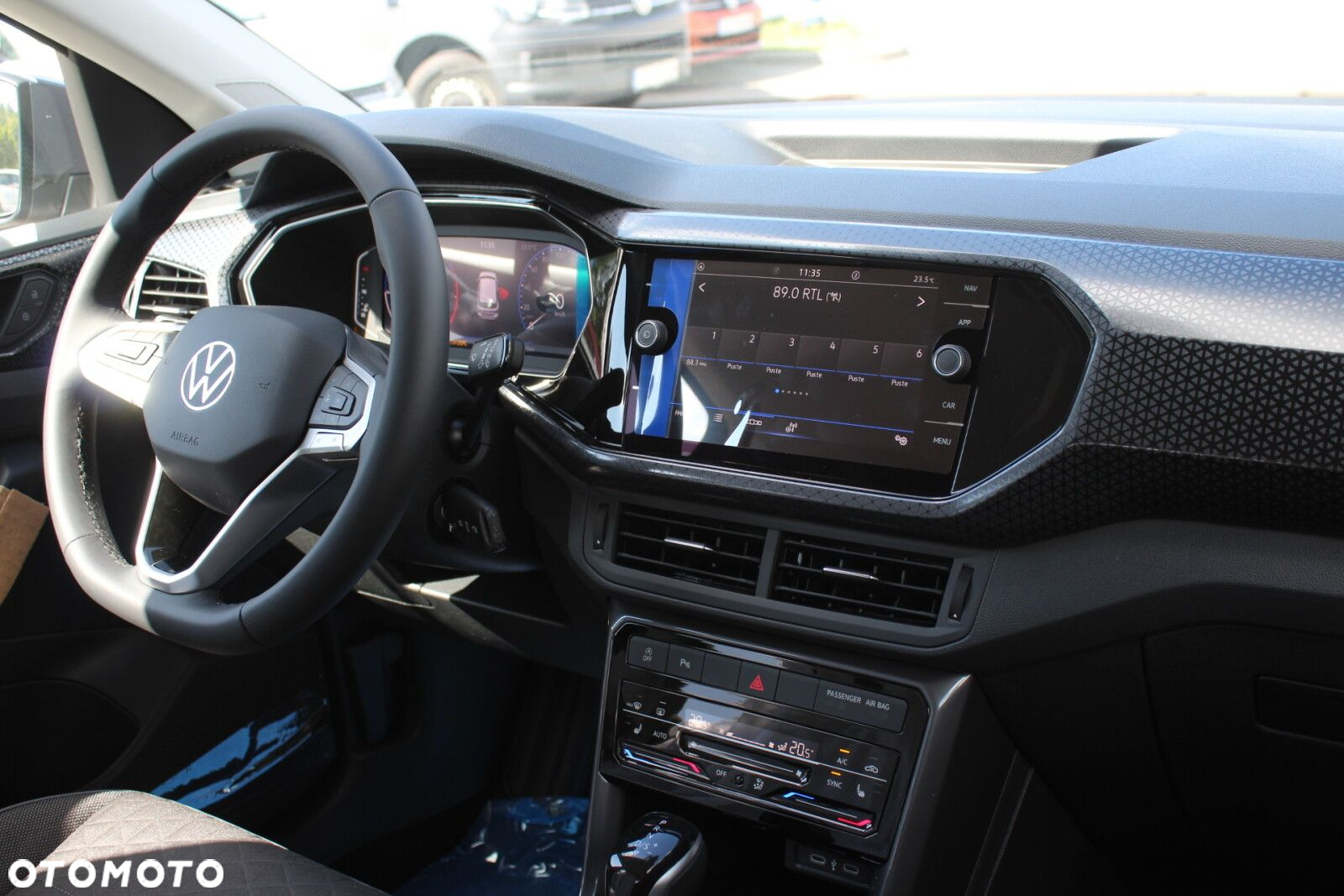 Volkswagen T-Cross - 9