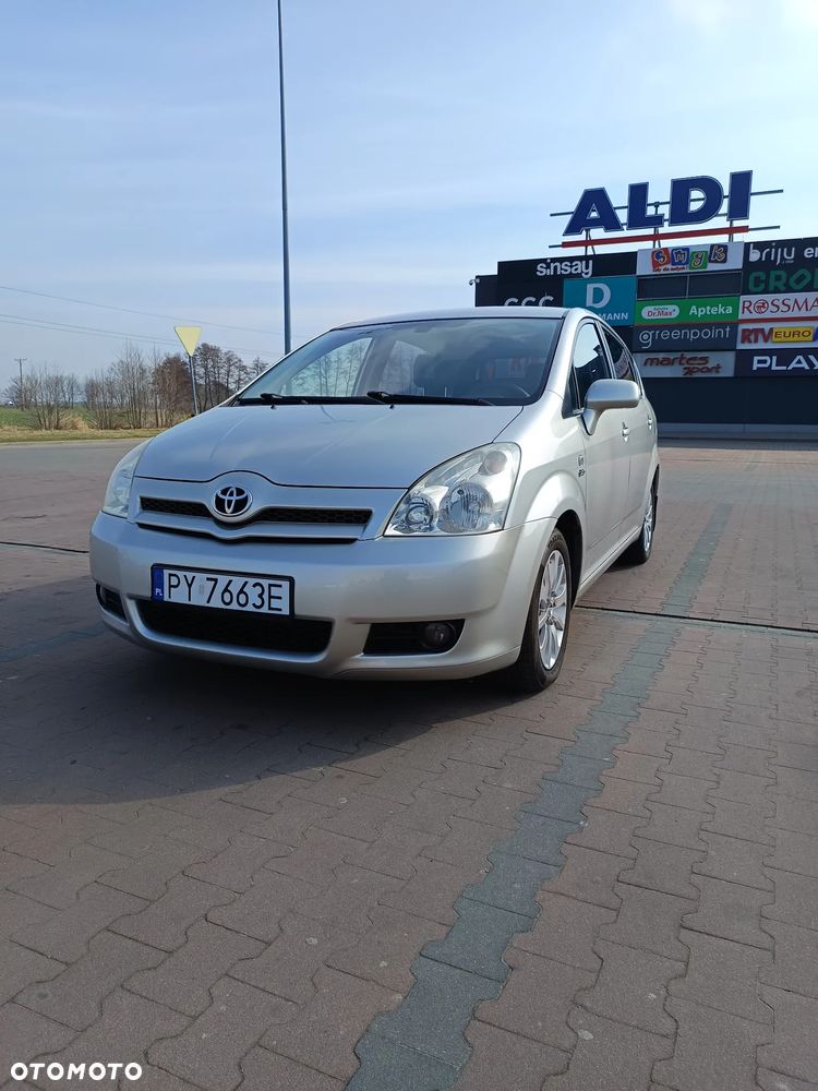 Toyota Corolla Verso 2.0 D-4D Prestige - 3
