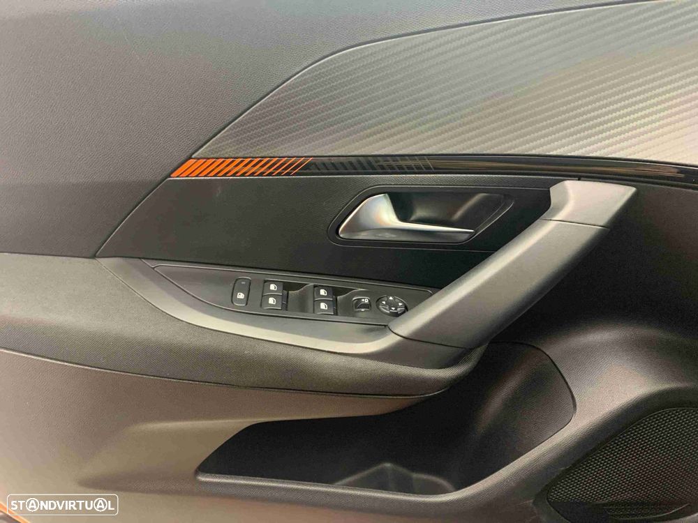 Peugeot 2008 1.2 PureTech Active Pack - 11