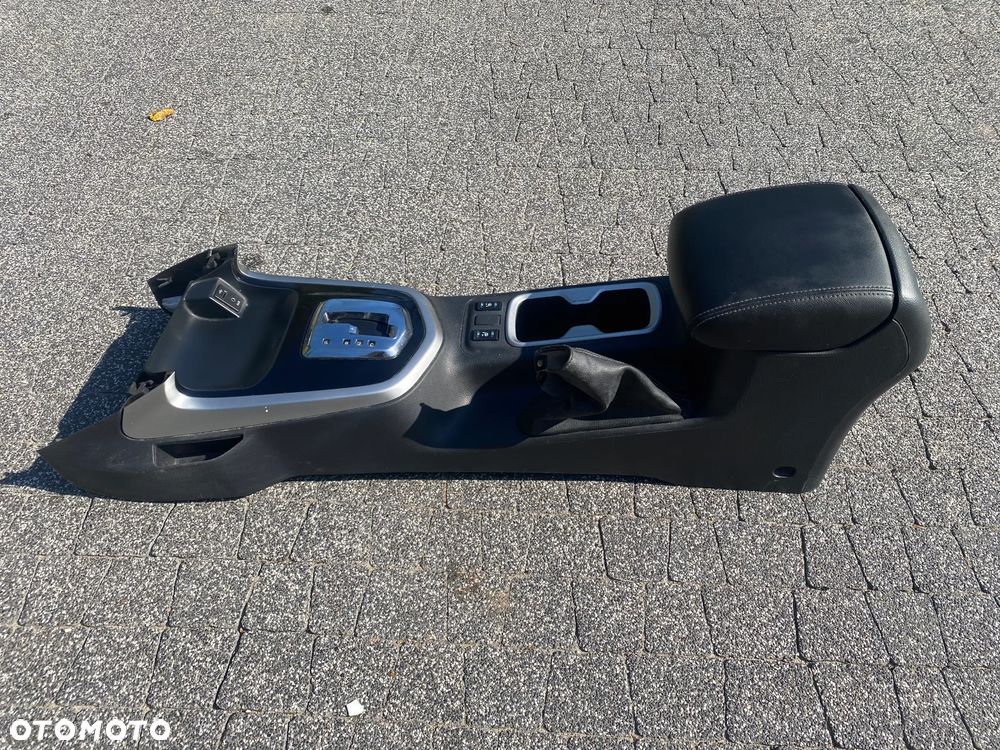 TUNEL ŚRODKOWY SKÓRA AUTOMAT NISSAN NAVARA NP300 D23 969104KJ6A - 2