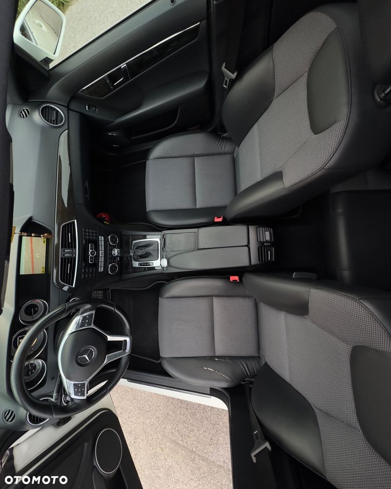 Mercedes-Benz Klasa C 220 CDI BlueEff 4-Matic Avantgarde - 21