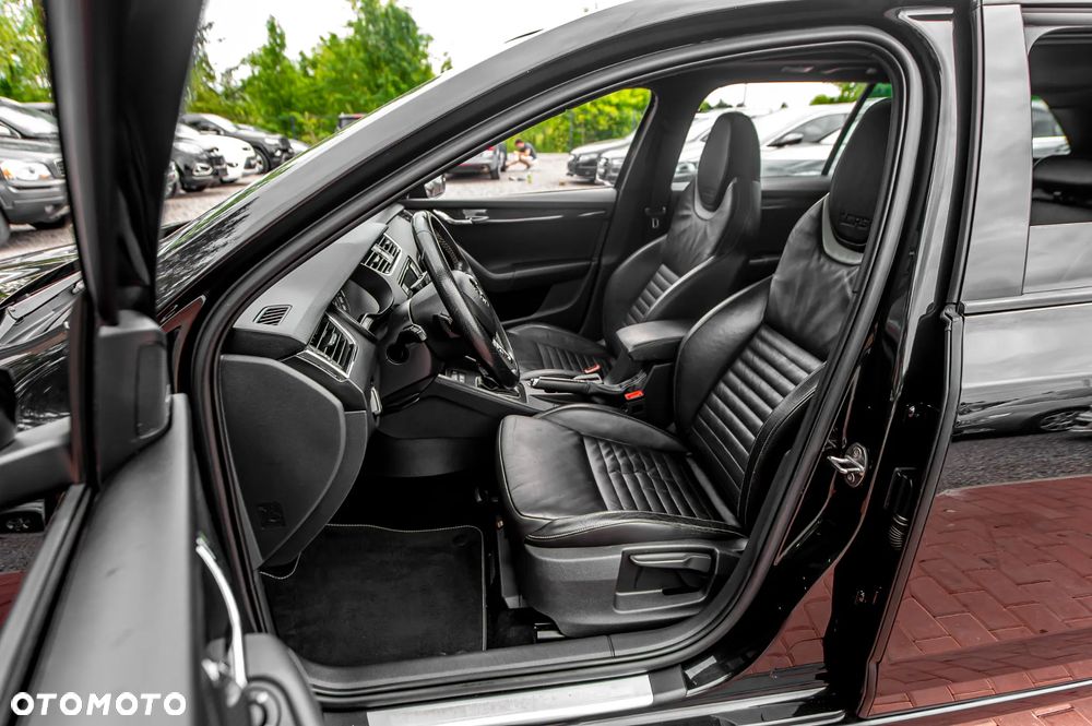 Skoda Octavia 2.0 TSI (Green tec) DSG RS - 19