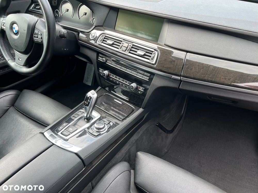 BMW Seria 7 740d xDrive - 10