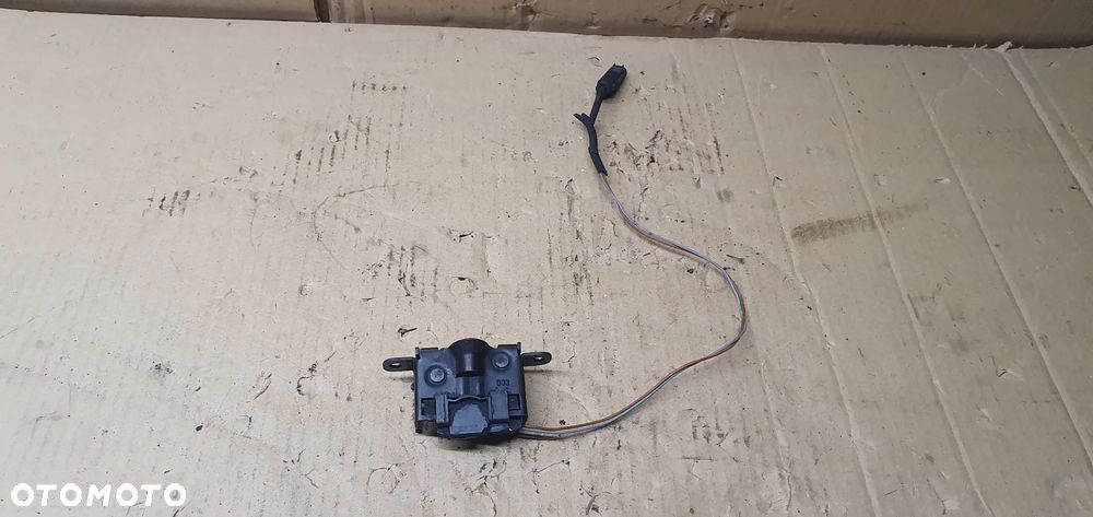 Zamek rygiel maski przód Mercedes ML W163 - 1