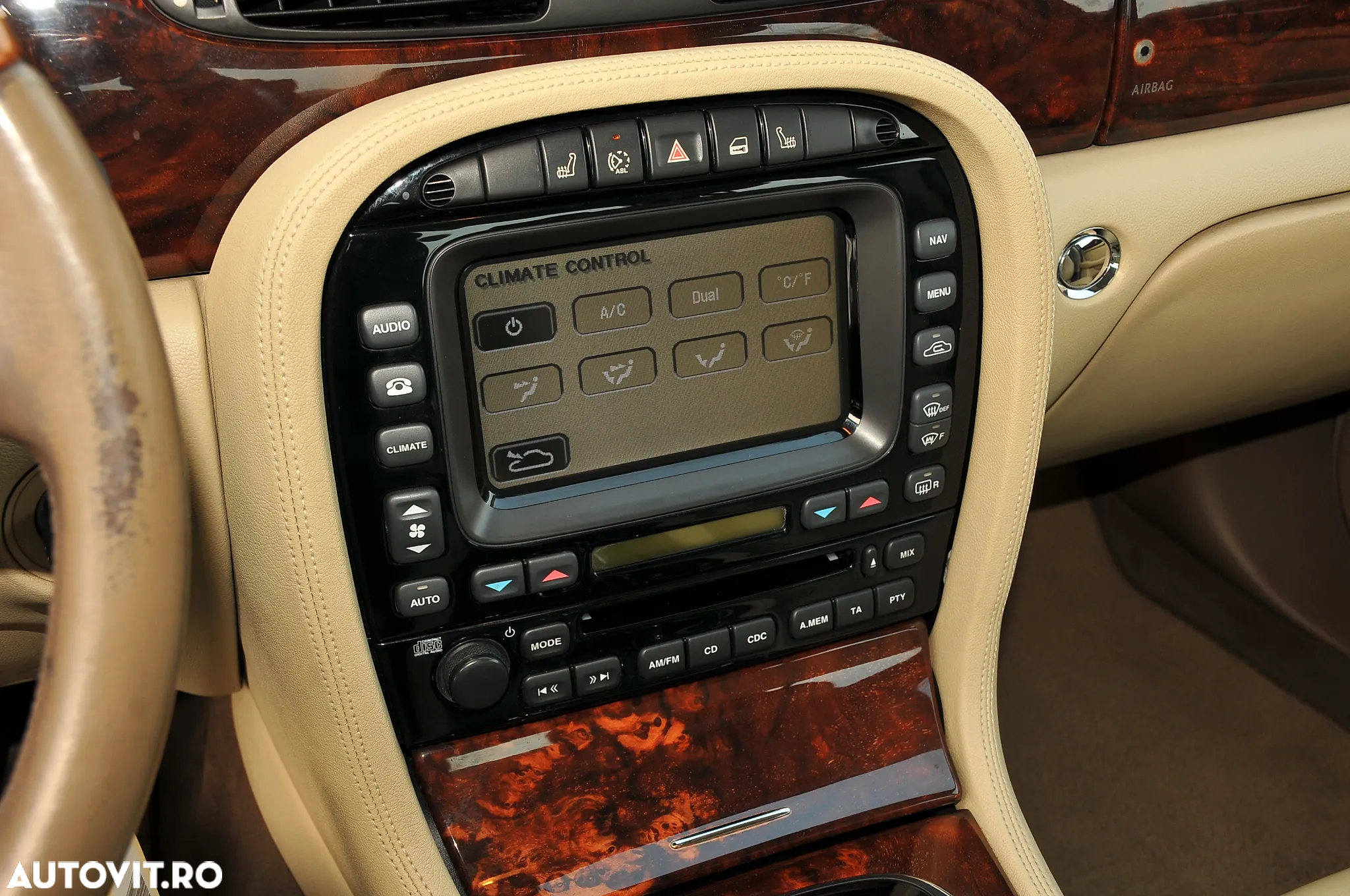Jaguar XJ XJ6 2.7 Twin Turbo Diesel (LWB) Sovereign Last Edition - 17
