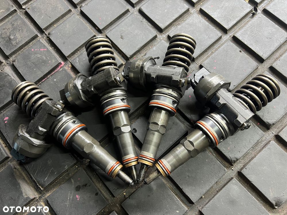 WTRYSKIWACZE 1.9 TDI Pompowtryskiwacz BOSCH 0414720214 038130073AR KOMPLET 4SZT - 1