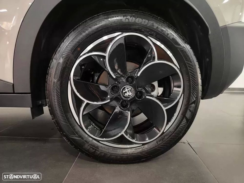 Alfa Romeo Junior Elletrica 50 kWh Launch Edition - 30
