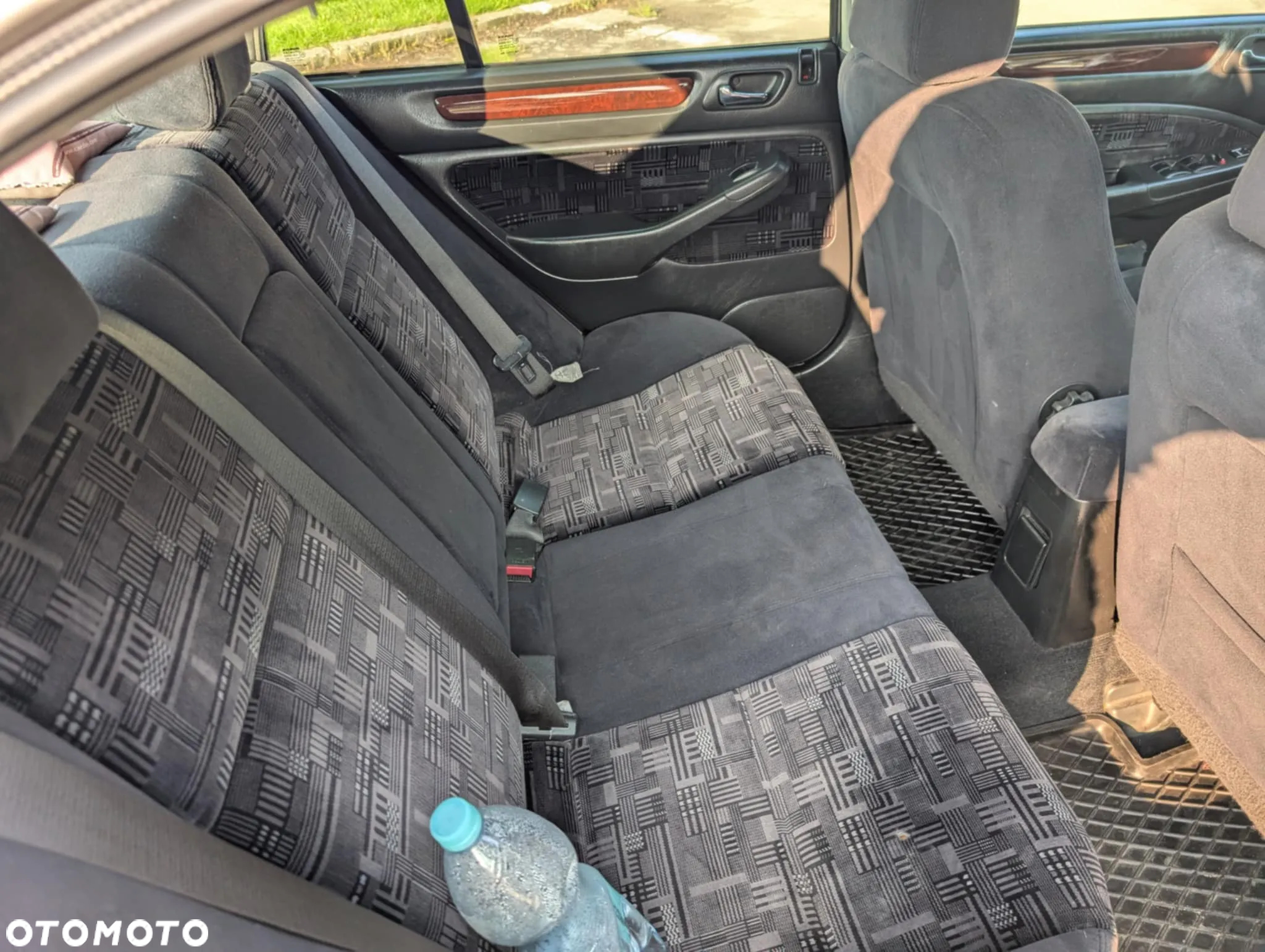 Honda Accord 1.8i LS - 6
