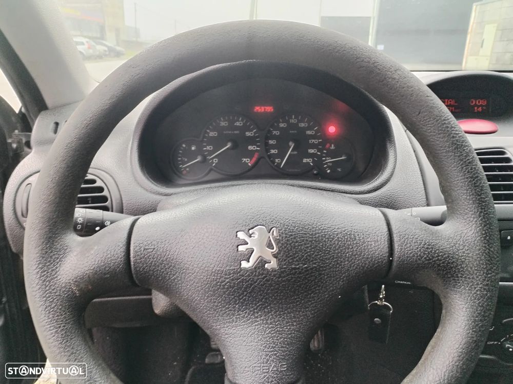 Peugeot 206 1.1 XT - 13