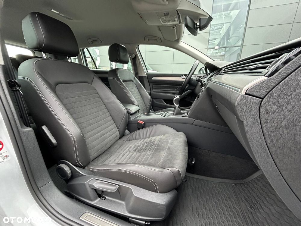 Volkswagen Passat 2.0 TDI EVO Elegance - 18