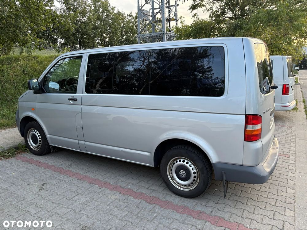 Volkswagen Transporter - 2
