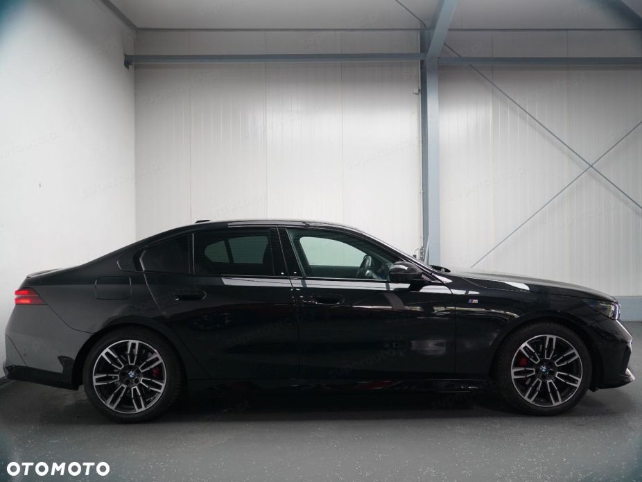 BMW Seria 5 520d xDrive mHEV M Sport - 6