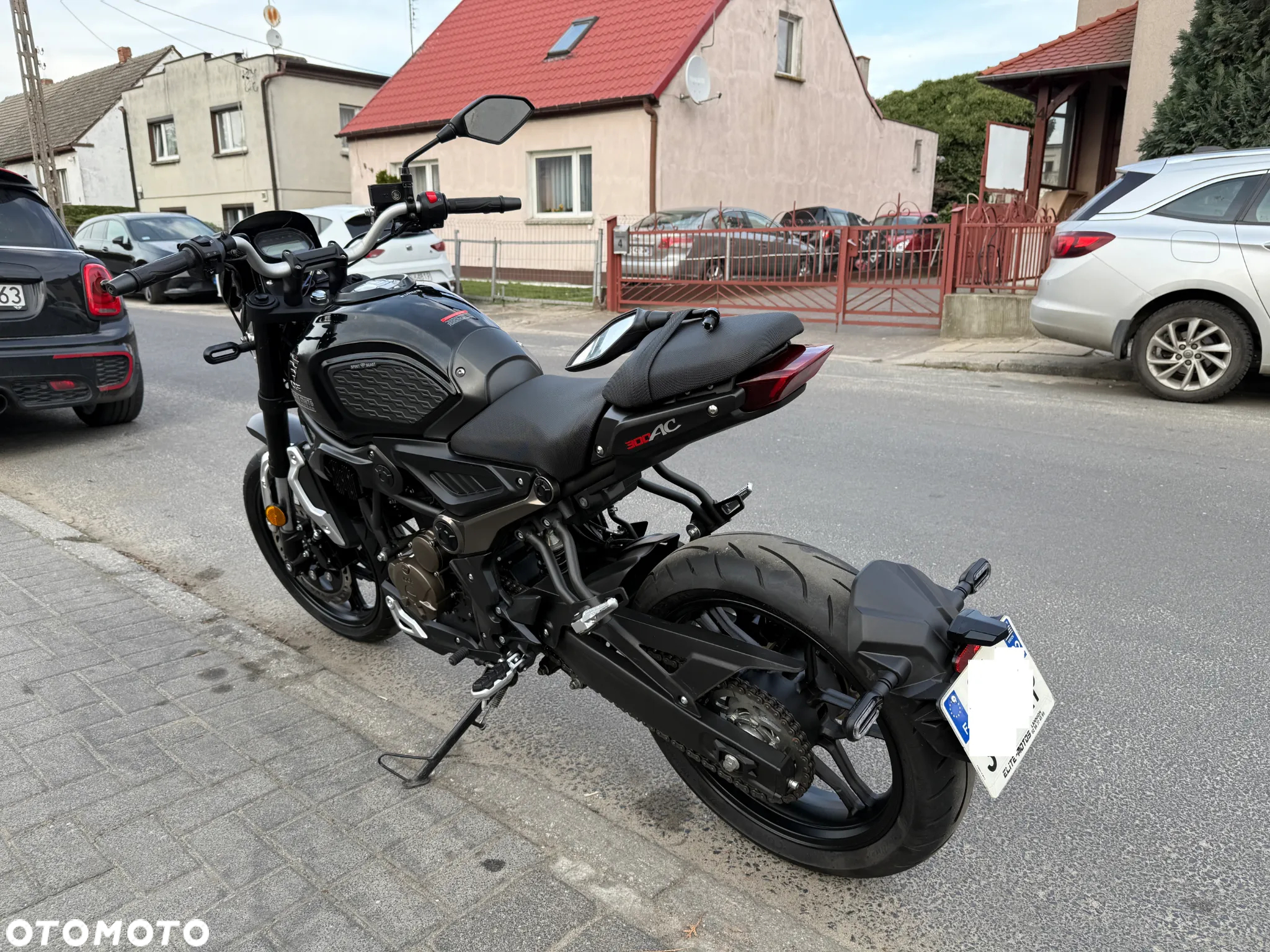 VOGE 300AC - 6