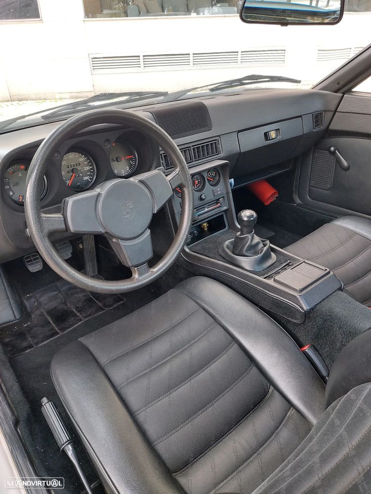 Porsche 924 - 10