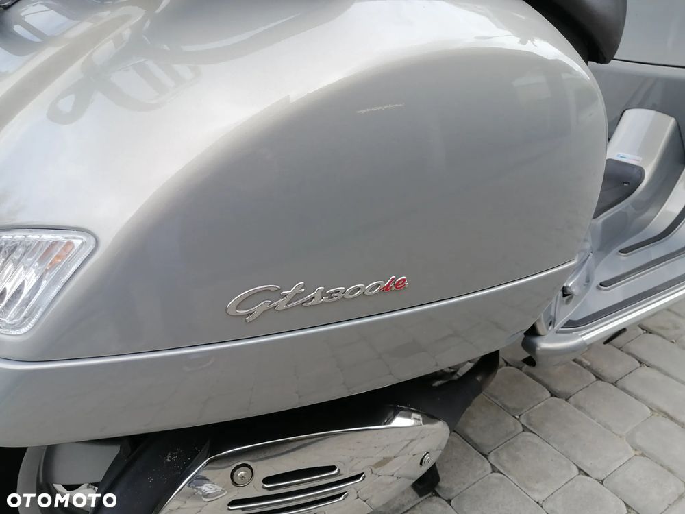 Vespa GTS - 9