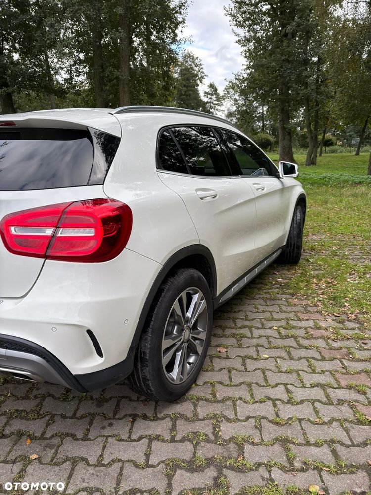 Mercedes-Benz GLA 250 4-Matic AMG Line - 14