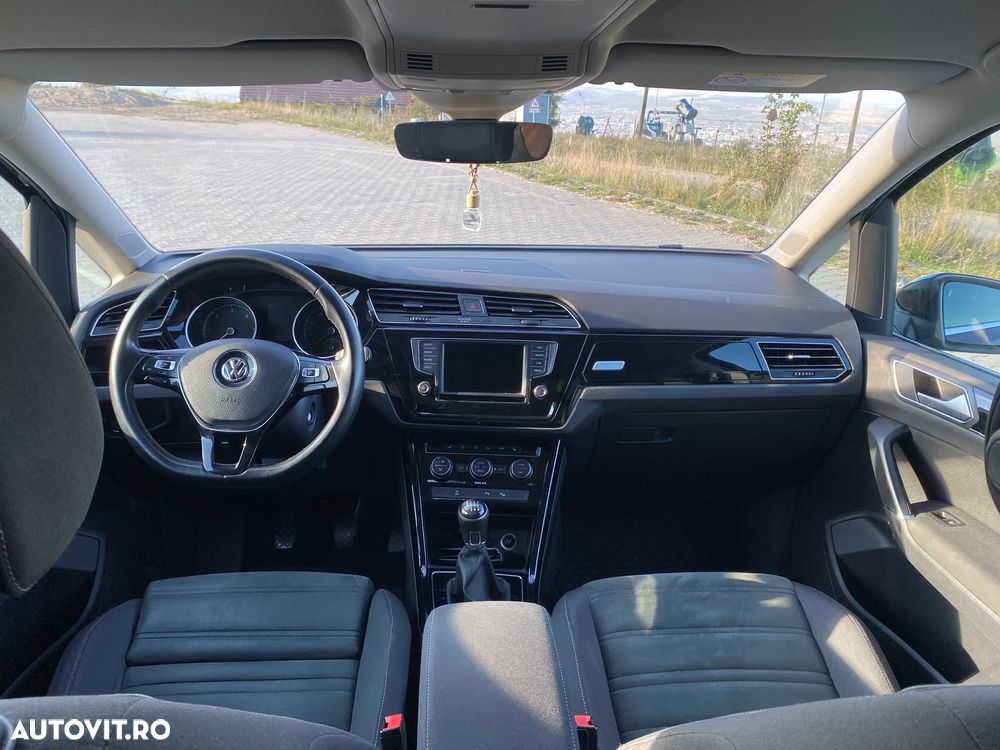 Volkswagen Touran 2.0 TDI SCR Highline - 19