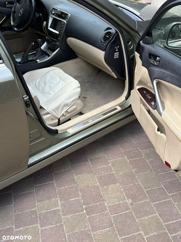 Lexus IS 220 D Elegance - 9