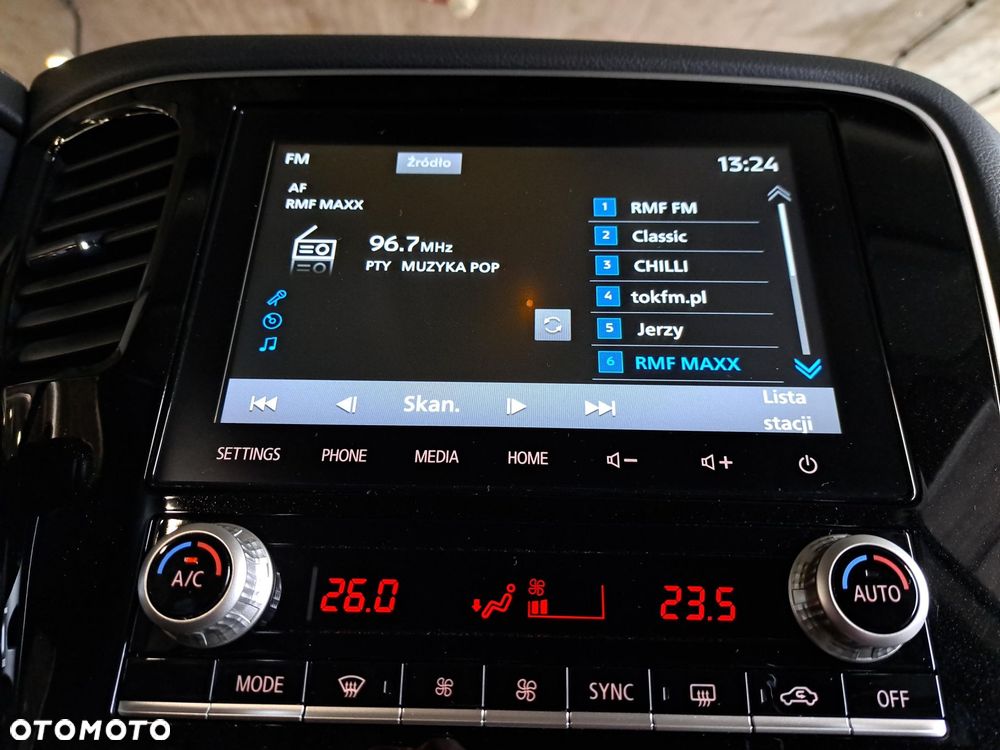 Mitsubishi Outlander - 21